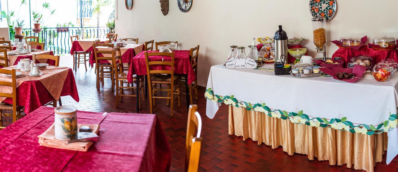 Hotel Pagano SantʼAlessio Siculo Exterior foto